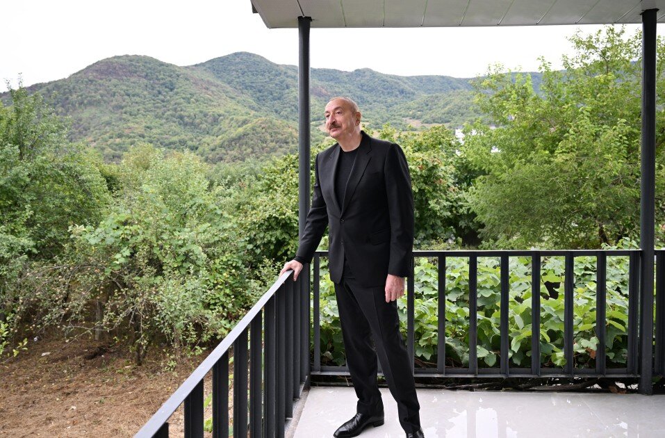 Prezident Badara kəndində