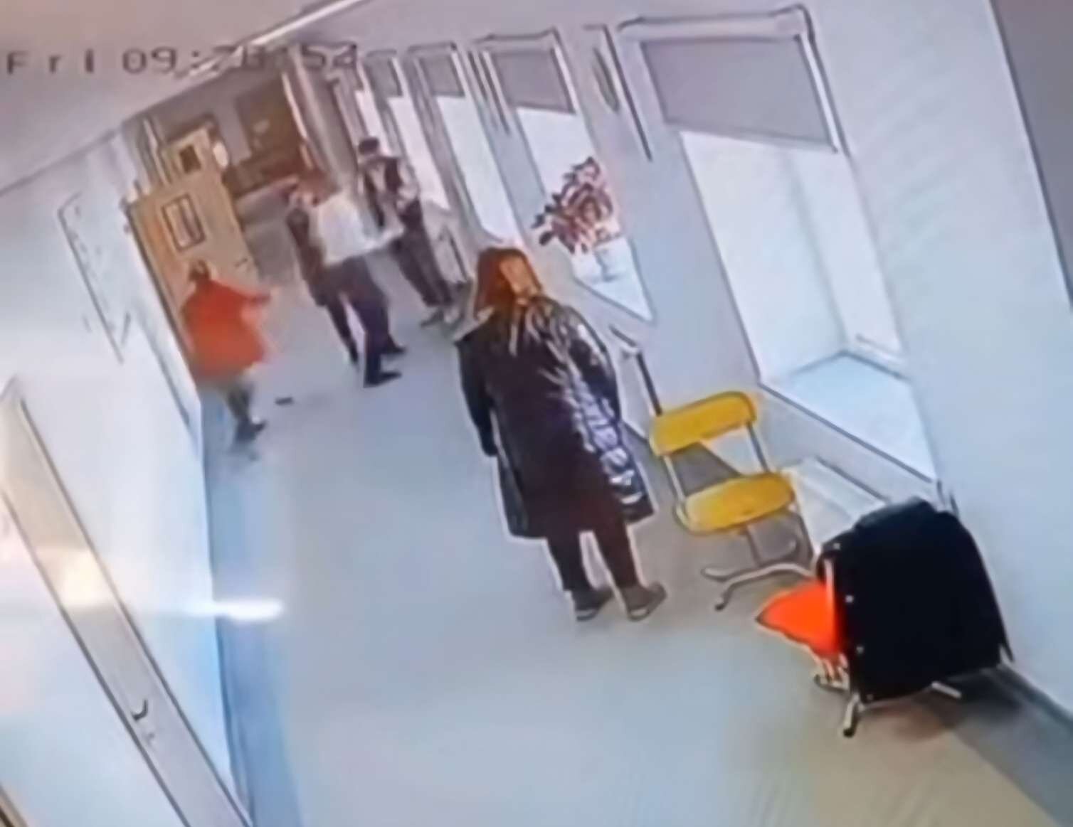 Direktor müavininin şagirdi və xadiməni döyməsi ilə bağlı RƏSMİ AÇIQLAMA
