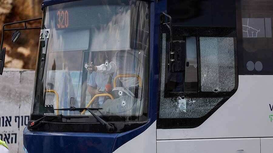 İsrail ordusu avtobusun hücumundan sonra Qüds kəndlərinin möhürlənməsini əmr edir