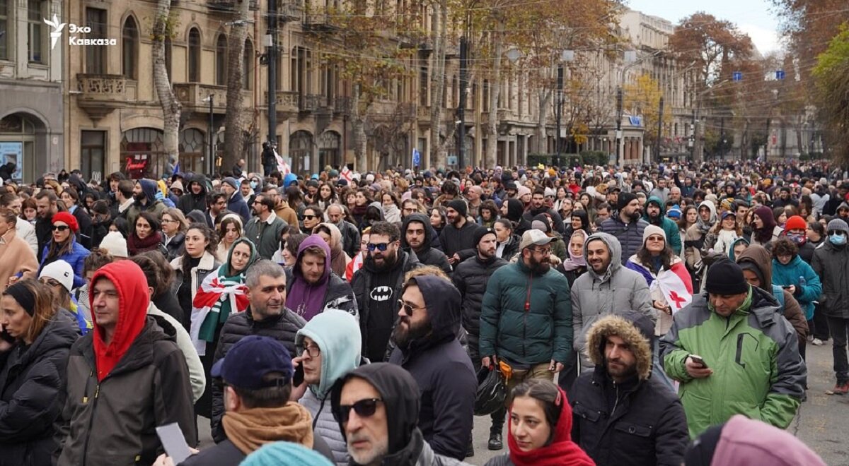 Tbilisidə komissiyanın Saakaşvili rejiminin cinayətləri ilə bağlı çıxardığı nəticəyə görə etirazçılar saxlanılıb