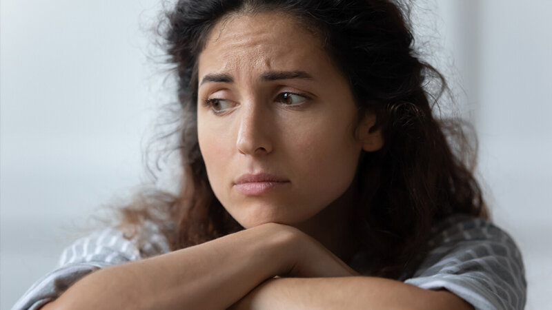 Həkim: Ağlaya bilməmək emosional tükənməni göstərə bilər