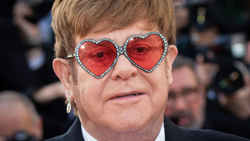 Elton Con yaxınlarına bədənindən hazırlanmış bəzəklər miras qoyacaq