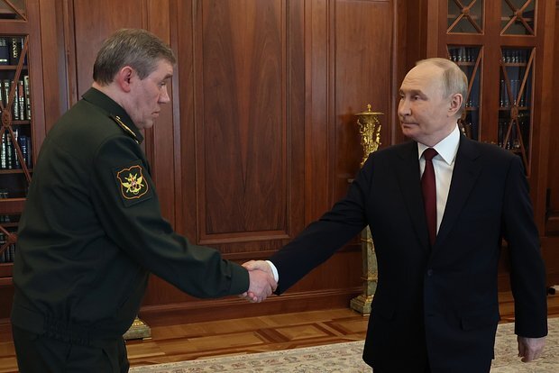Putin Gerasimovu mükafatlandırıb