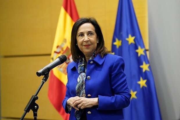 İspaniyanın müdafiə nazirinin təyyarəsi Kalininqrad üzərində uçarkən problemlə üzləşib