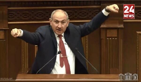 Nikol günə bu mahnı ilə başladı, ermənilər dəli oldu - Video