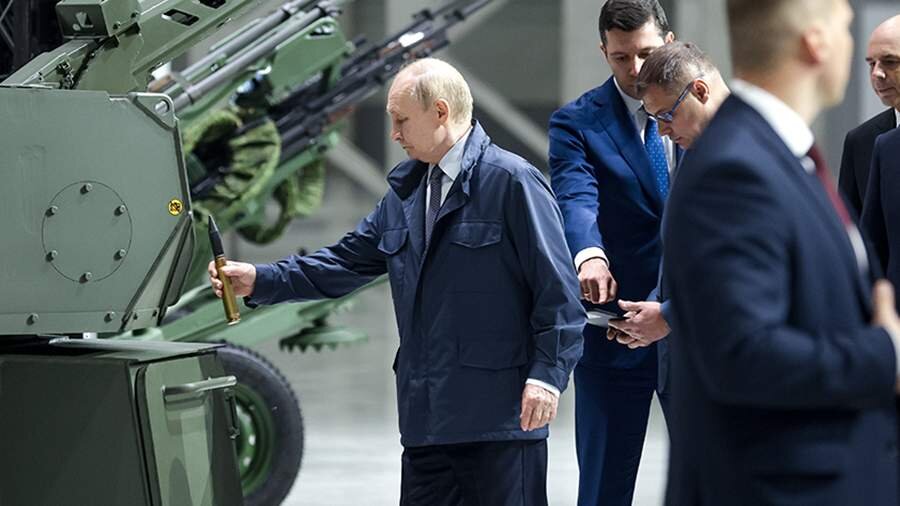Putin Permdəki “Motovilikha” zavodunda silah sərgisini ziyarət edib