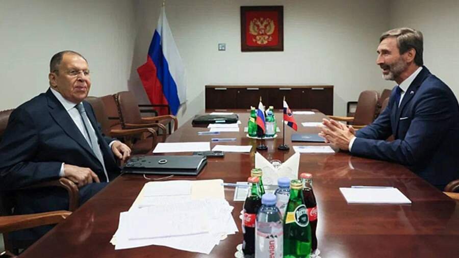 Lavrov və Slovakiyanın xarici işlər naziri görüş zamanı Ukrayna ətrafındakı vəziyyəti müzakirə ediblər