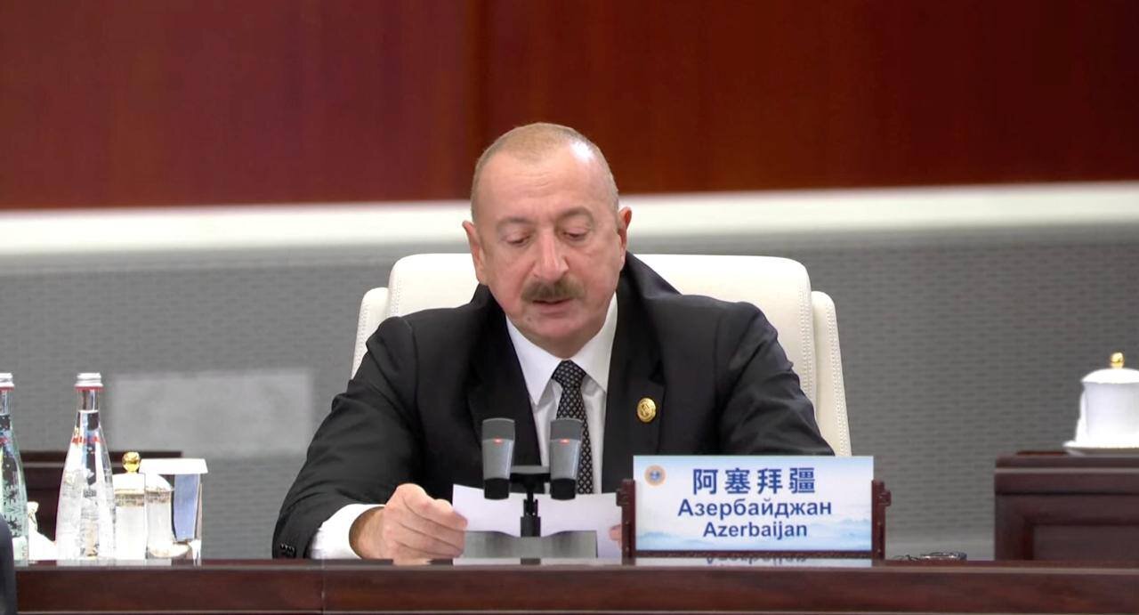 İlham Əliyev Çində keçirilən "ŞƏT Plus" sammitində çıxış edir