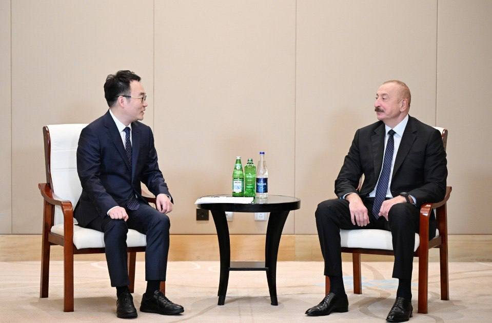 İlham Əliyev Xı Yınfenlə görüşdü