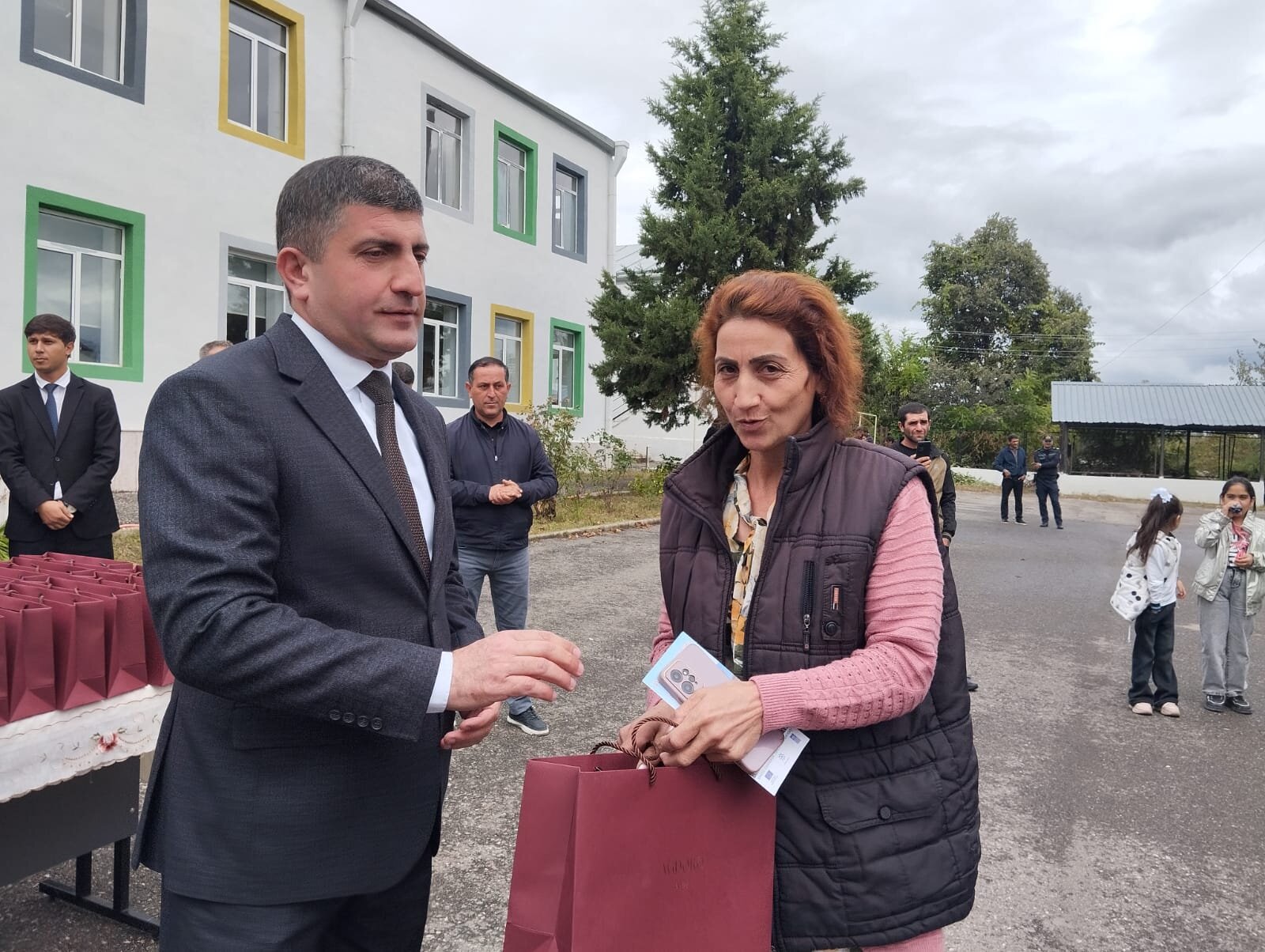Növbəti köç Ağdərənin Həsənriz kəndinə çatdı