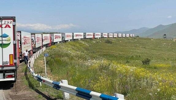 Ermənistanın 100-dən çox yük maşını Rusiyaya buraxılmır