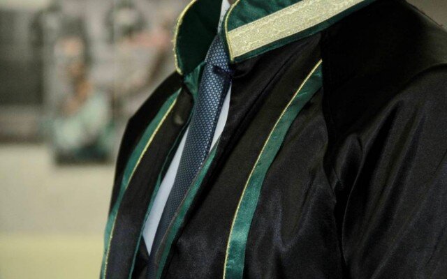İki vəkilin fəaliyyəti dayandırıldı