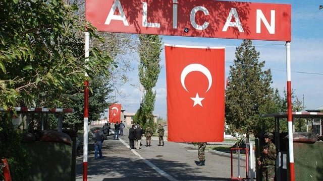 Türkiyə Ermənistanla quru sərhədlərini açır?