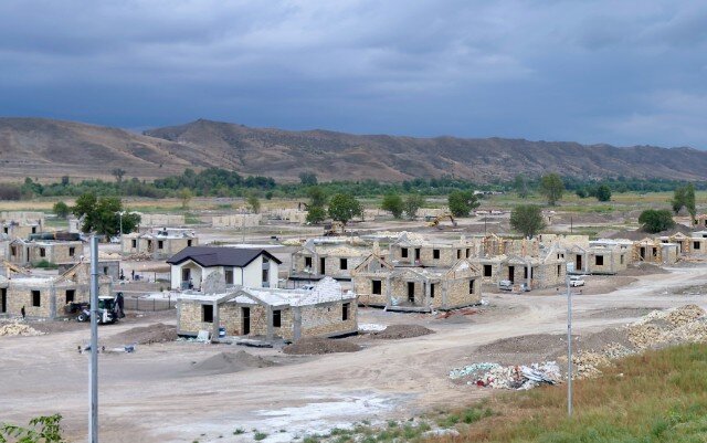 Mahruzlu və Zilanlı kəndlərində tikinti işləri yekunlaşmır - Keçmiş məcburi köçkünlərdən narazılıq