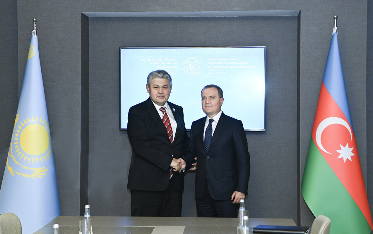 Ceyhun Bayramov həmkarı ilə görüşdü