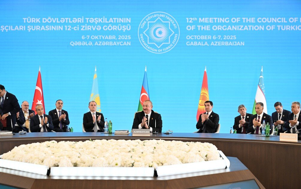 Prezident tədbirdə çıxış etdi - YENİLƏNİB (FOTOLAR)