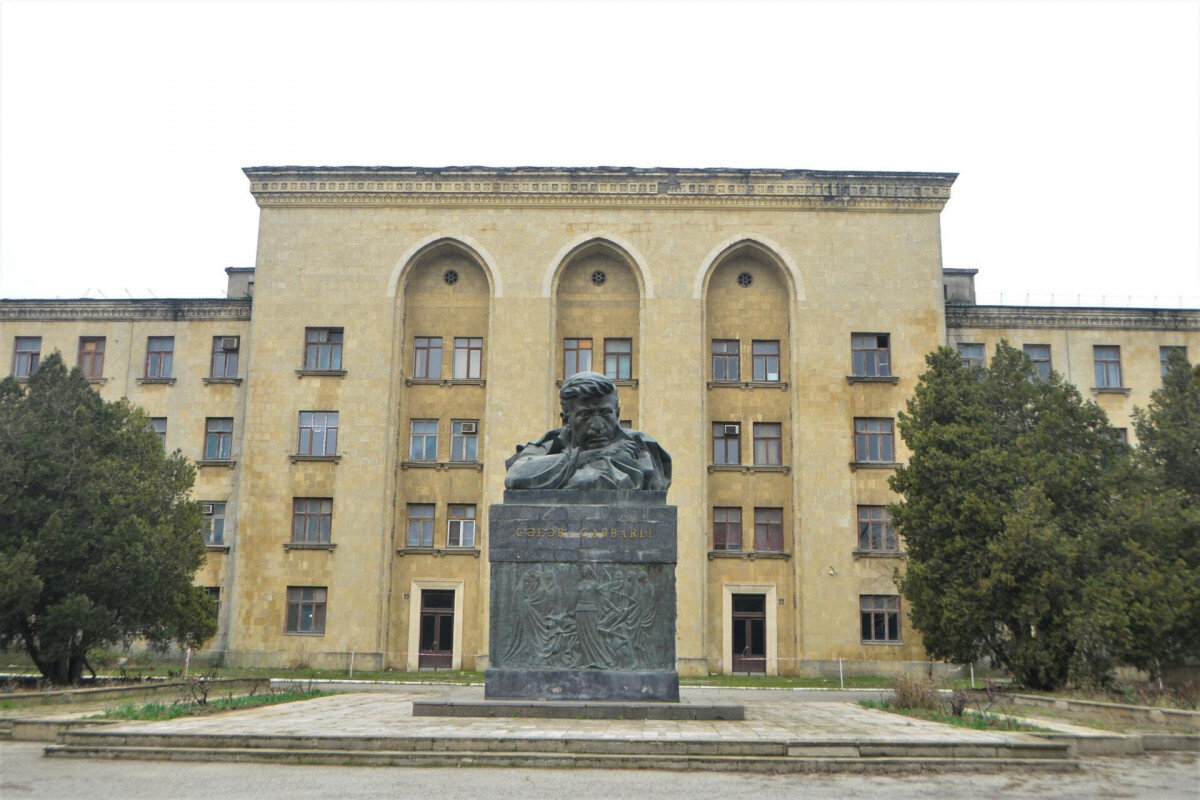 Davud Məlikbəyli işdən çıxarıldı