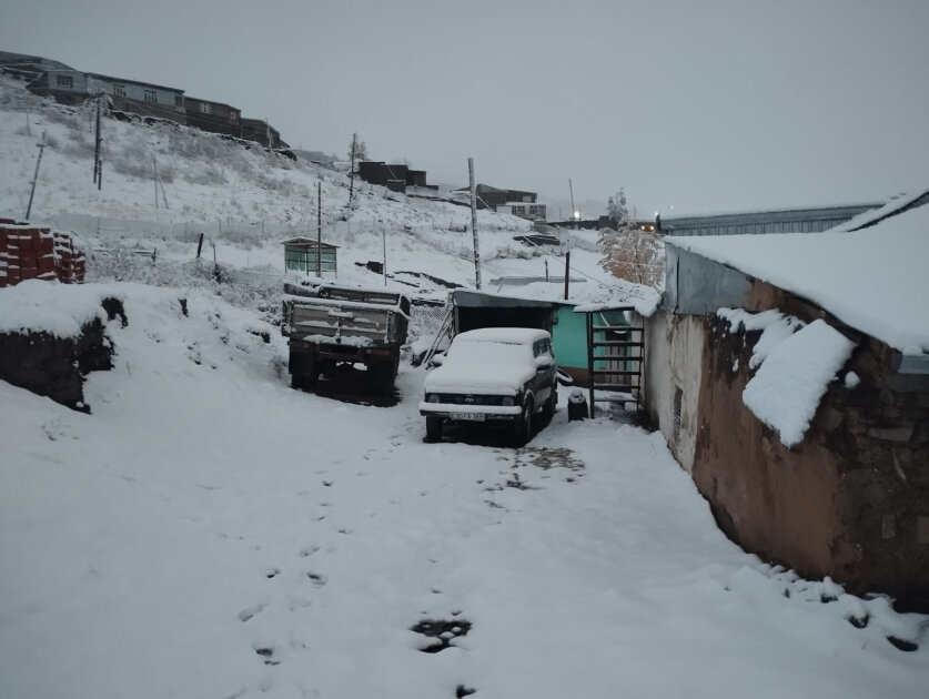 Xınalıq və Qrıza qar yağdı - Fotolar