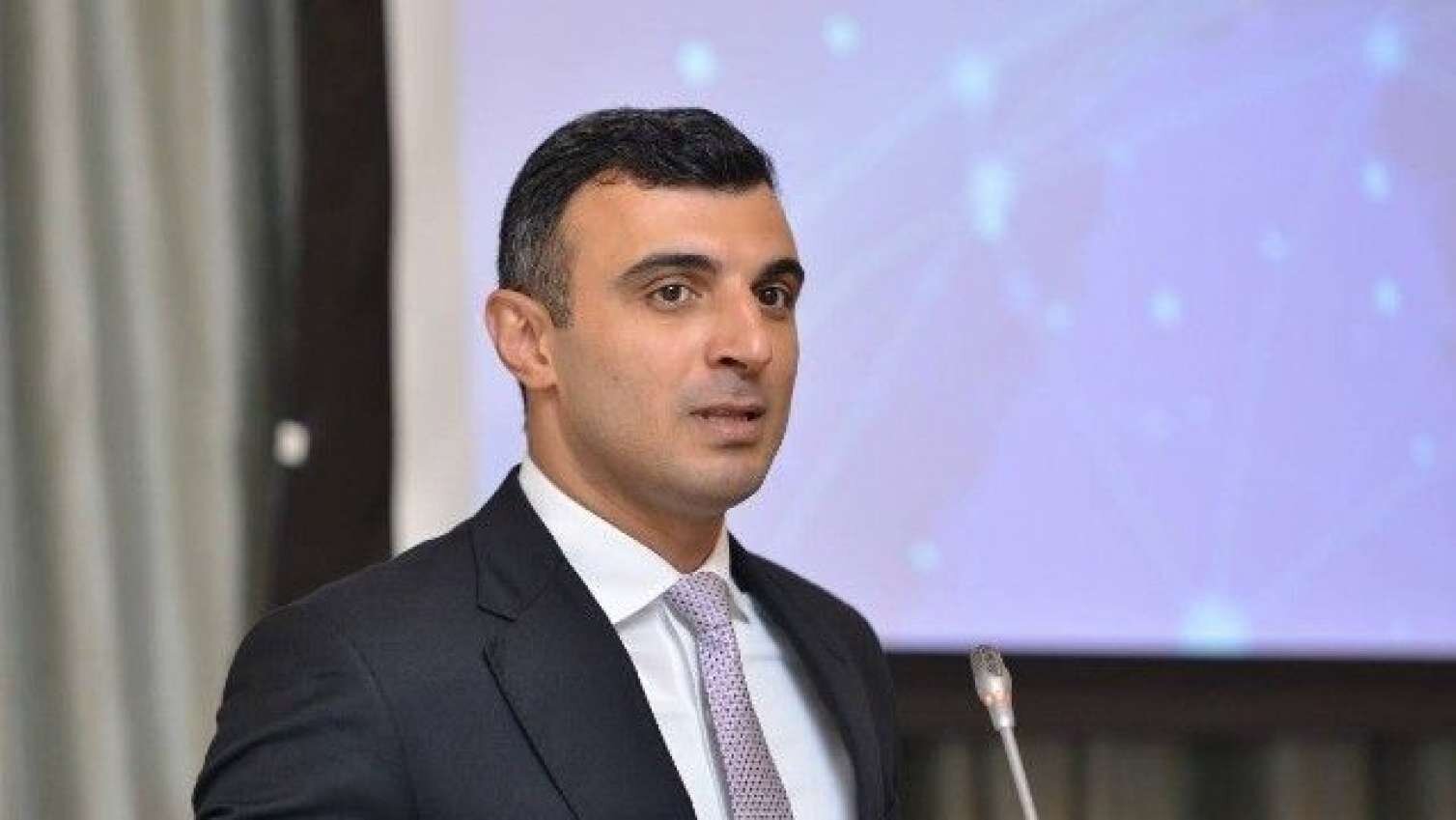 Baş bankir Ramiz Mehdiyevin ailə bankından danışdı