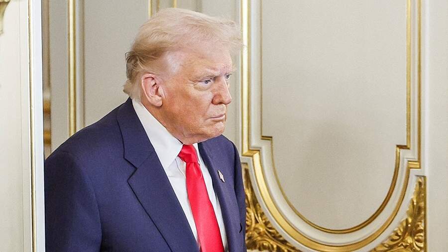 Tramp diqqəti yayındırmaq üçün üçüncü müddət haqqında danışır