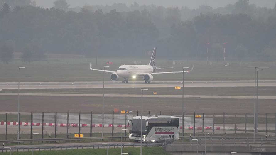 Münhen hava limanı pilotsuz uçan aparatların hücumu səbəbindən bağlandıqdan sonra yenidən açılıb
