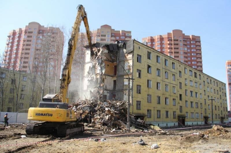 Bakıda qəzalı binaların sökülməsinə BAŞLANILDI