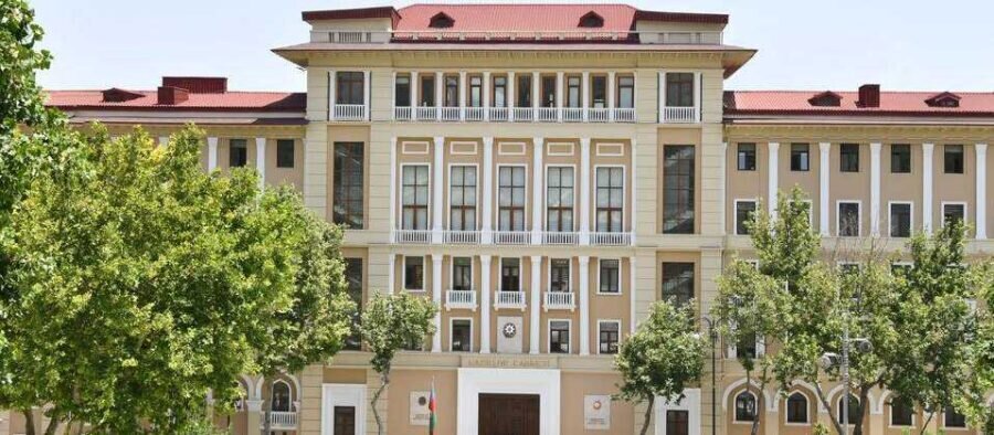 Azərbaycanda şok təklif: nazirlər avtobusdan istifadə etsin, maaşları azaldılsın