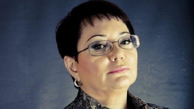 Elmira Axundova çətin duruma düşüb-“Adım əsassız yerə Ramiz Mehdiyevlə yanaşı çəkilir”