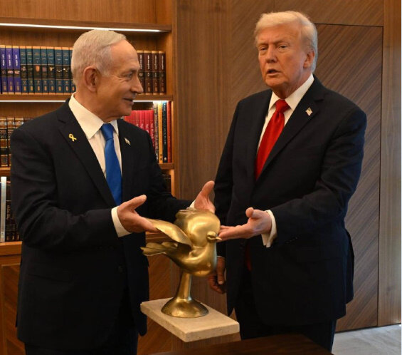 Netanyahu Trampa “Qızıl göyərçin” verdi