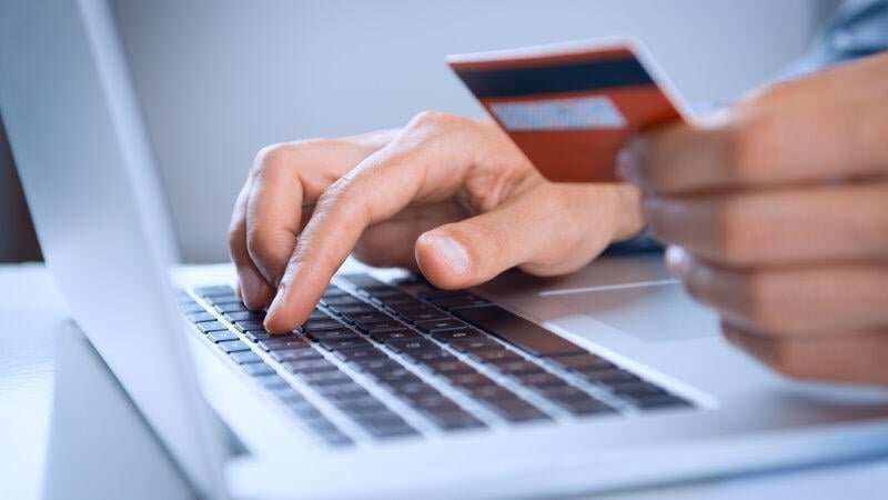 Bank kartlarından oğurluq edənlər saxlanıldı
