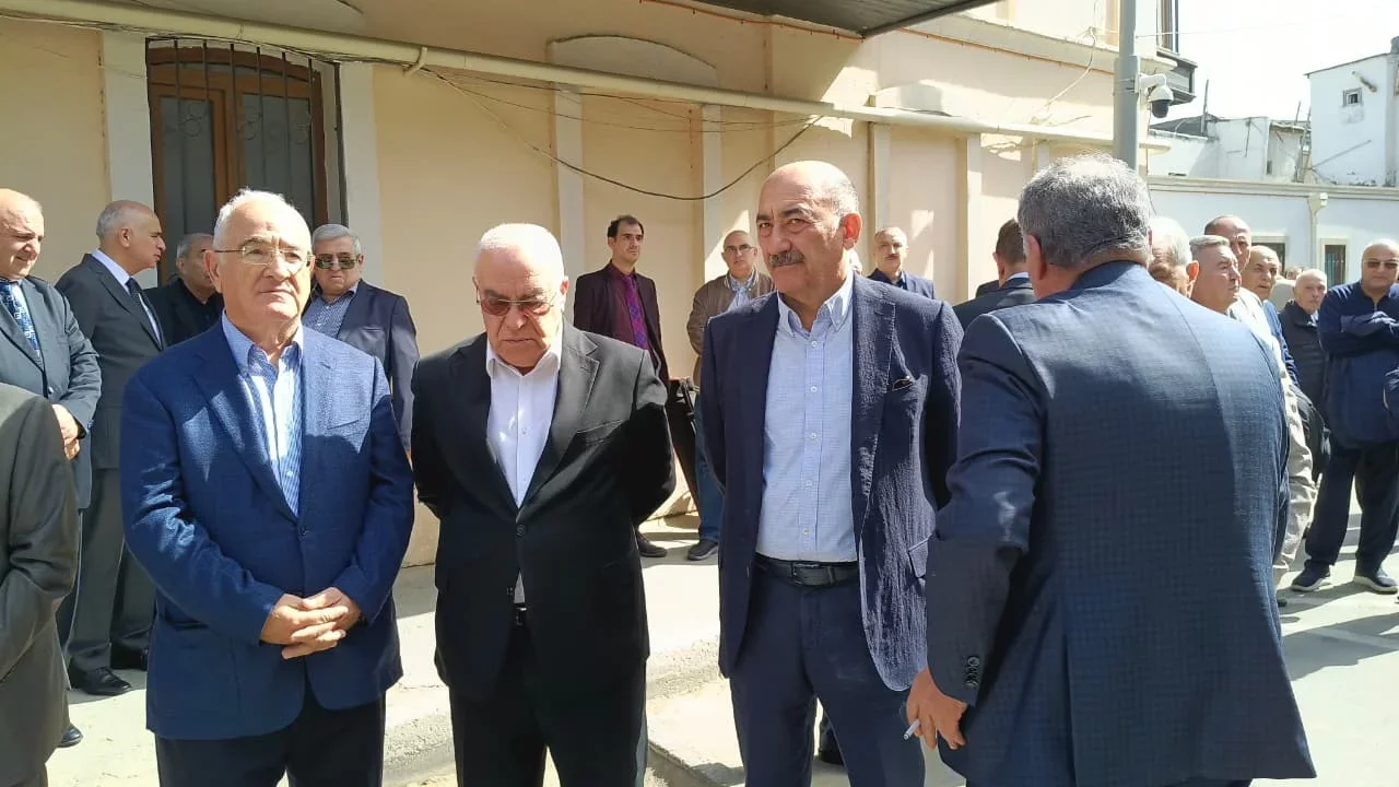 “Biz yaxın dostumuzu itirdik...”
