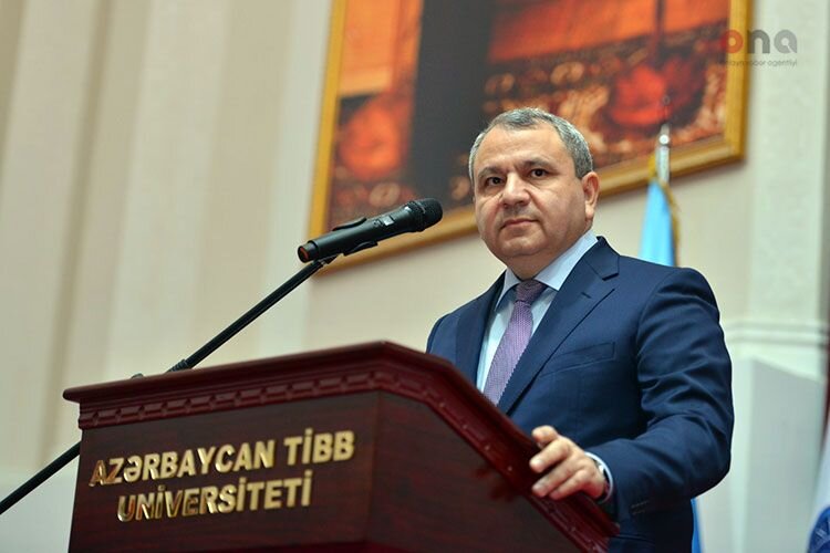 BDU rektoru Mehdiyevçi şəbəkə ittihamlarına cavabdan qaçdı