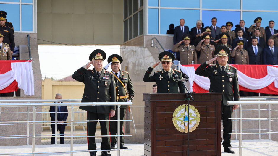 Nazir kursantların hərbi andiçmə mərasimində