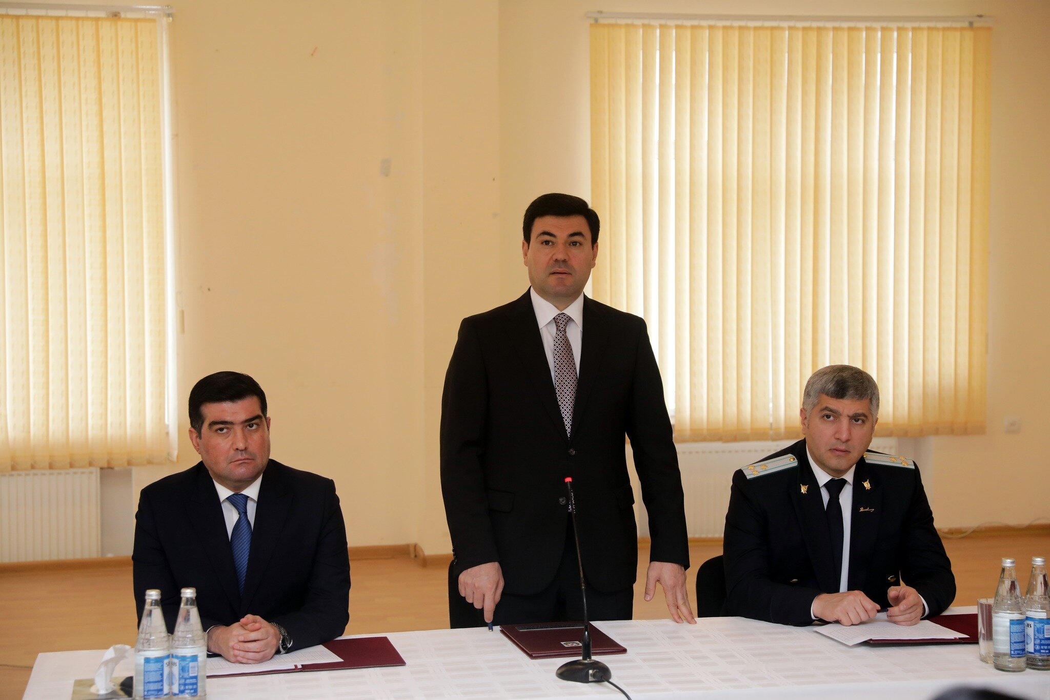 Elnur Rzayev sakinlərin müraciələrini həll etdi