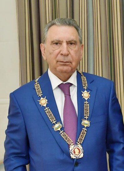 Ramiz Mehdiyevin Rusiyadan aldığı medallar
