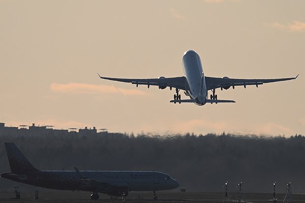 Krasnodar hava limanı uçuşları dayandırıb