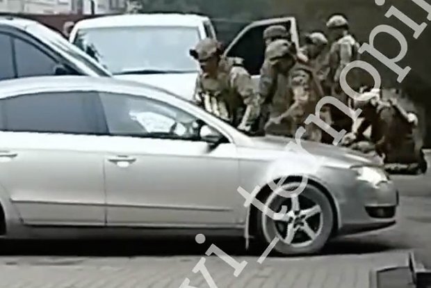 Ukraynada hərbçilərin kütləvi saxlanmasına başlanılıb