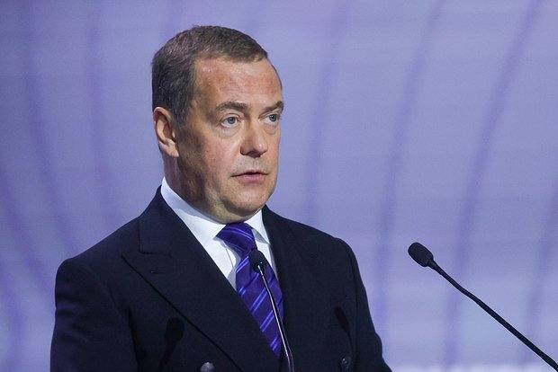 Medvedev Kim Çen Ina təşəkkür edib
