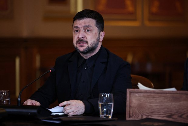 Zelenski Rusiyaya qarşı zərbələrin coğrafiyasını genişləndirməklə hədələyib