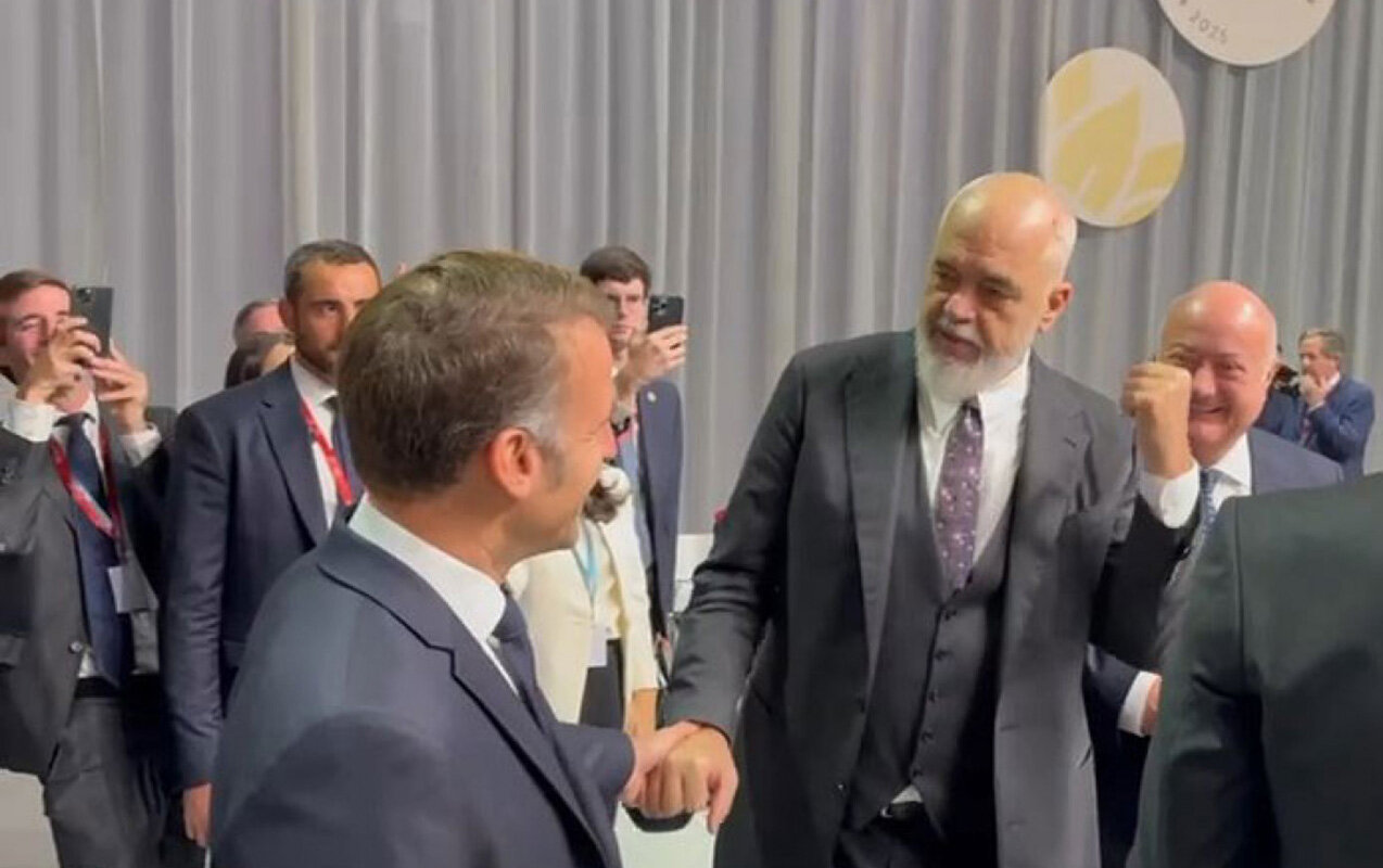 Edi Rama Makronla zarafatlaşdı - “Azərbaycanla Albaniyanı da təbrik edin”