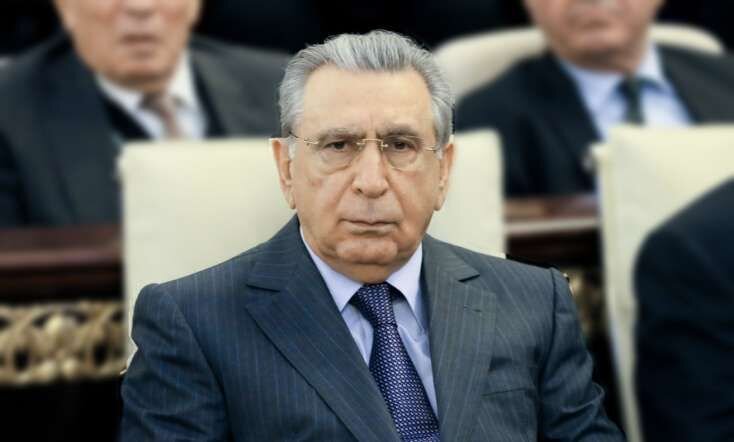 Daha bir deputatın adı Ramiz Mehdiyevlə birgə çəkildi