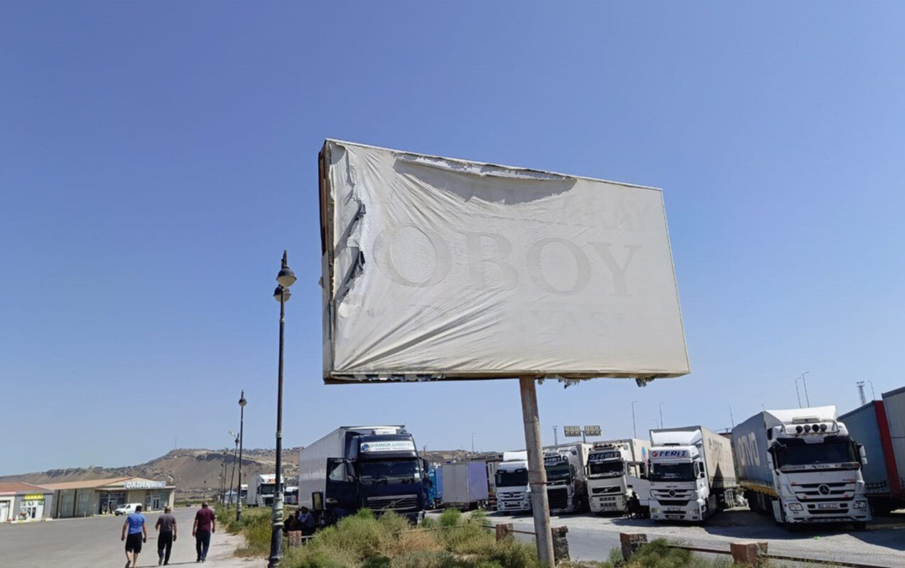 “Sədərək”dəki reklam qurğuları niyə sökülür? - Fotolar
