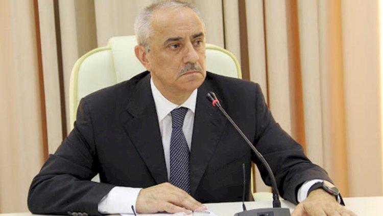 İcra başçısı köməkçisini, sürücüsünü və şöbə müdirlərini işdən çıxardı