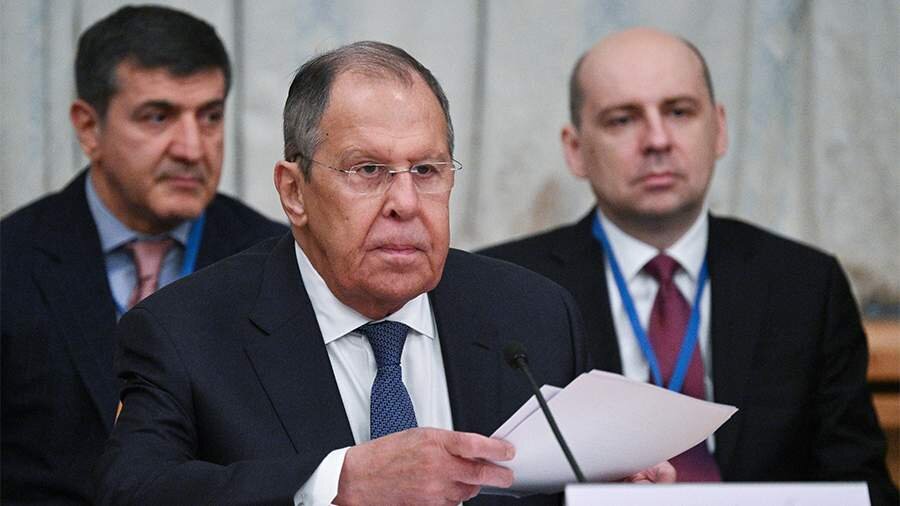 Lavrov ölkələri Əfqanıstanda hərbi mövcudluğa qarşı xəbərdarlıq edib