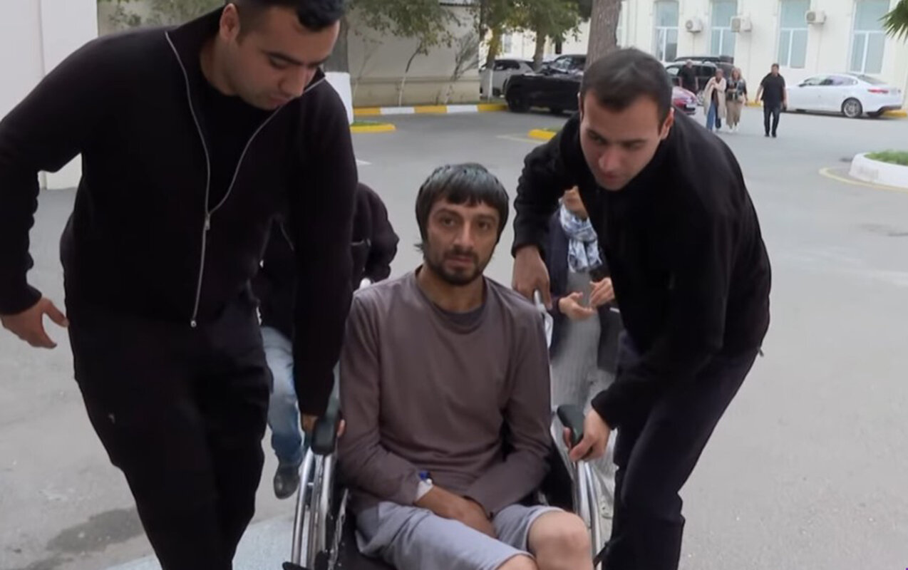 “Xəstəxana 3 aydır əlil arabasında olan qardaşımı qəbul etmir” - Video