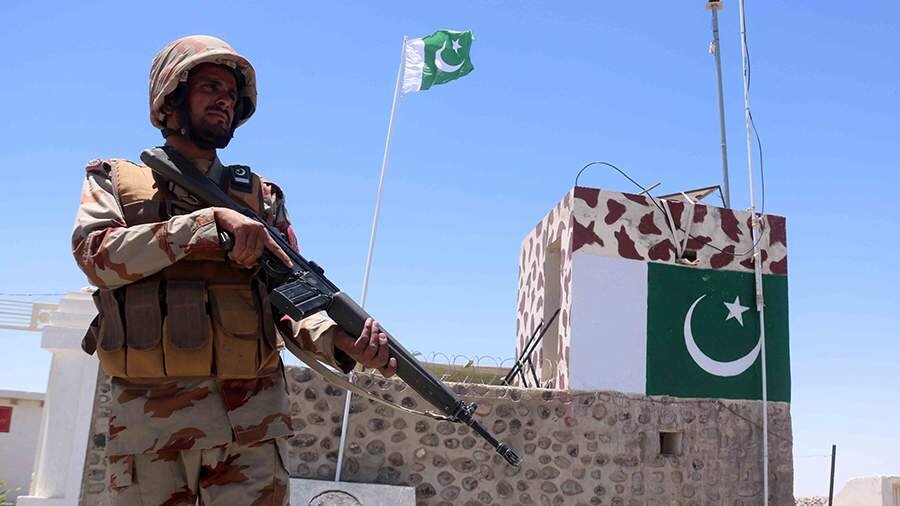 Tramp Əfqanıstan və Pakistan arasındakı münaqişəyə son qoymağa hazır olduğunu bəyan edib