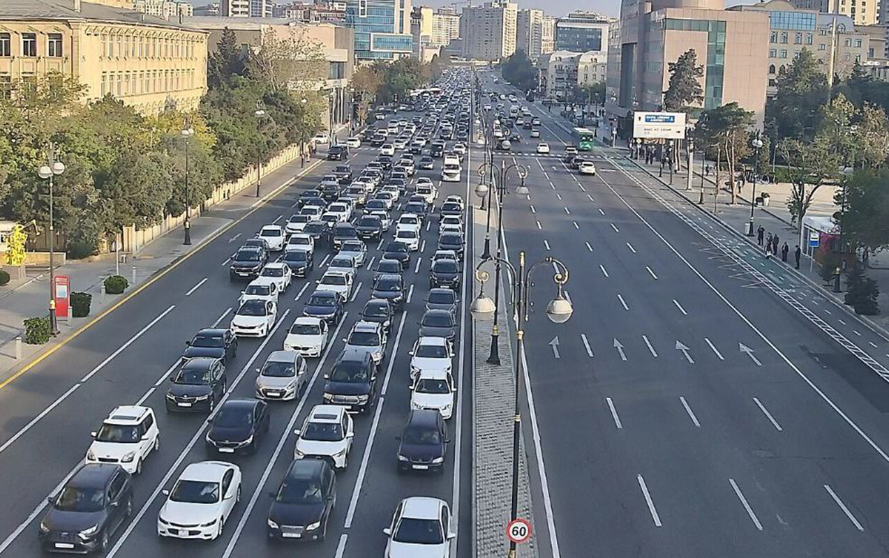Yollarda tıxac var