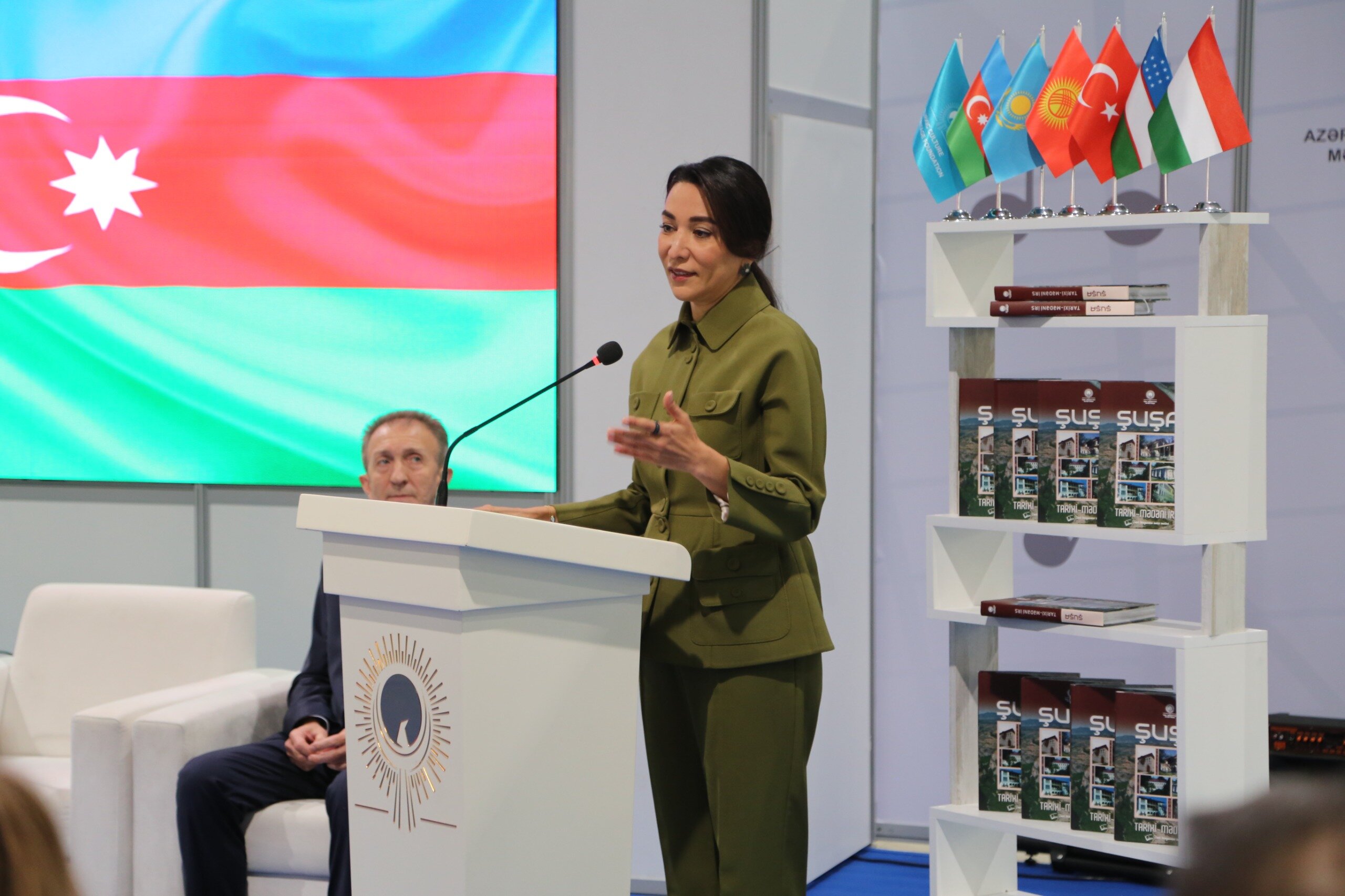 Ombudsman "Şuşa - Tarixi-mədəni irs" kitabının təqdimat mərasimində iştirak edib