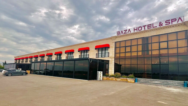 İş adamı həbs edildi: Oteli əxlaqsızlıq yuvasına çeviribmiş