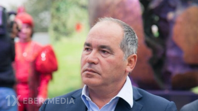 Fərhad Əhmədovun biznesi çökür?